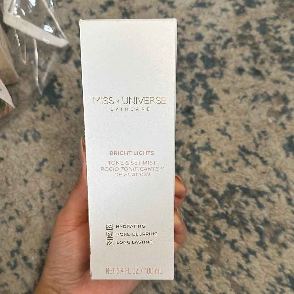 Milky Cleanser - White and Gold